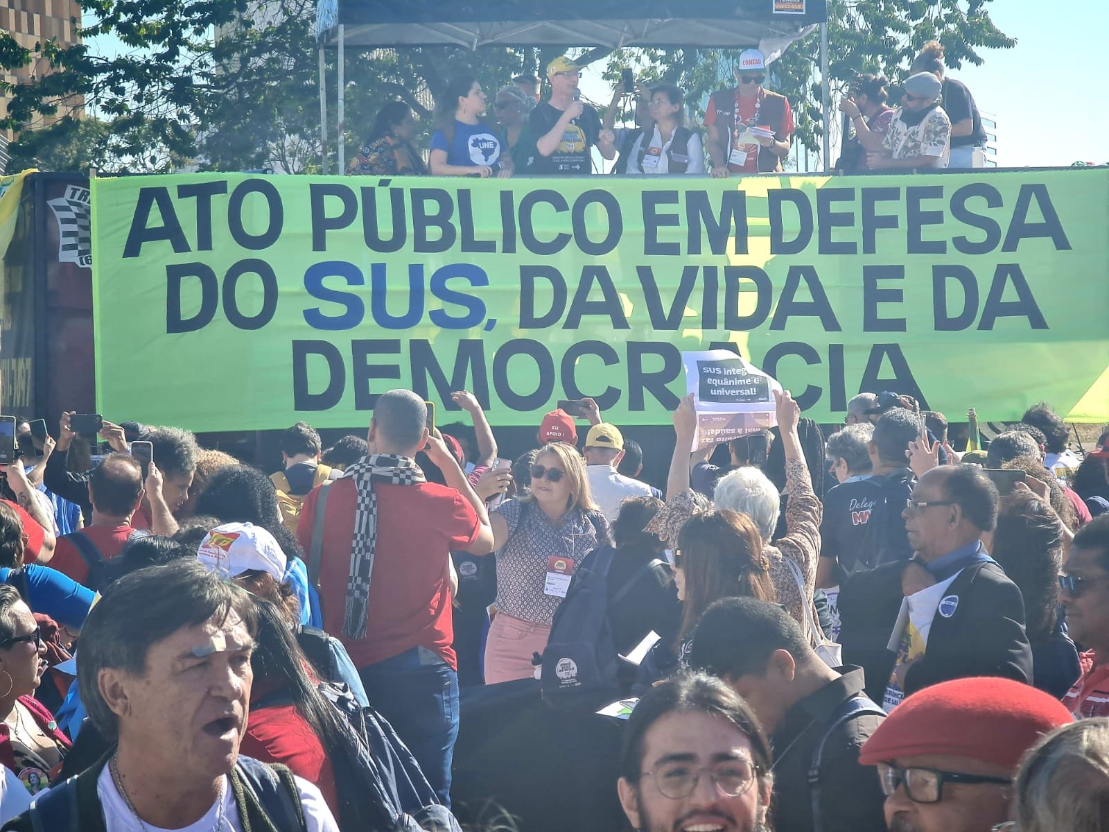 Em Defesa Do Sus Participantes Da Cns Realizaram Ato Em Bras Lia